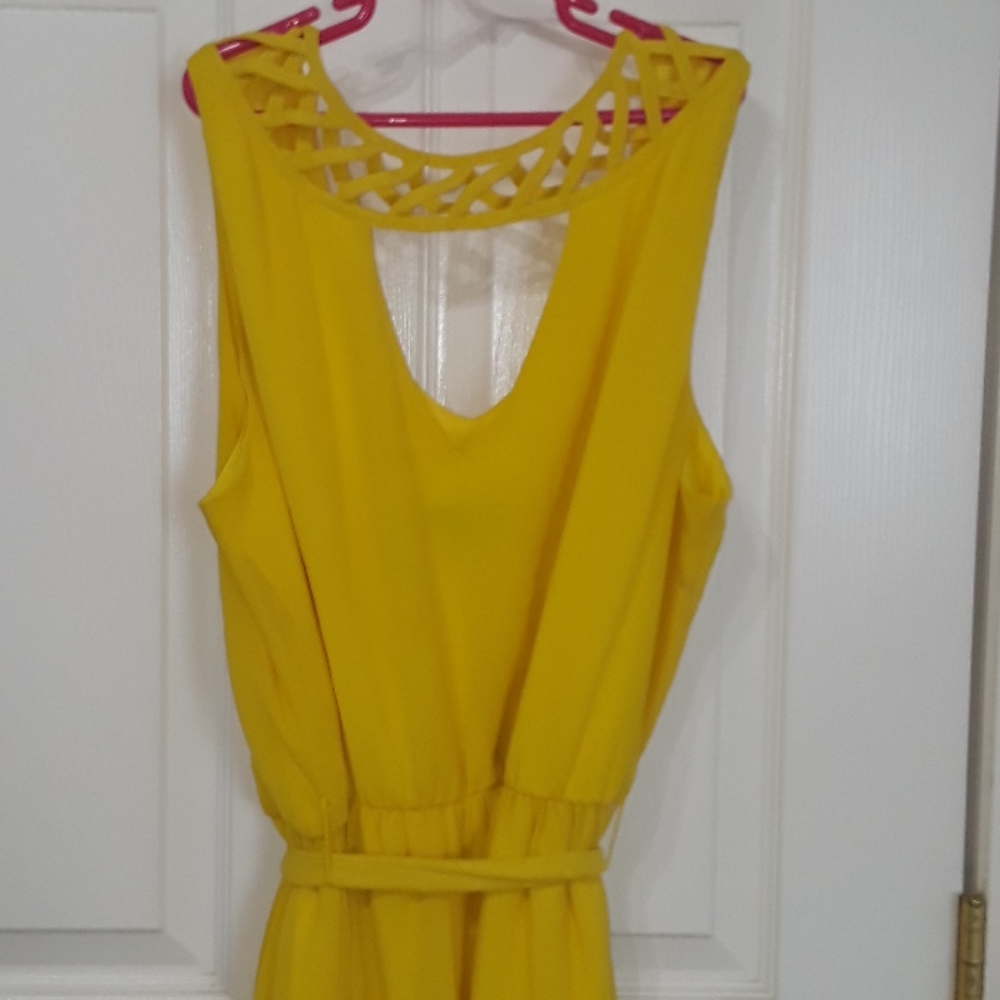 Dress - Picture 3 of 4